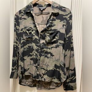 GENTLY WORN CAMO BLOUSE